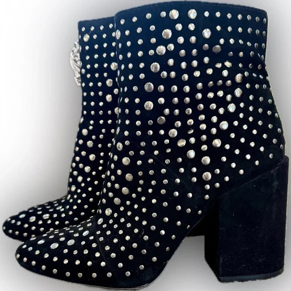 VINCE CAMUTO: DRISTA Black Suede Silver Studded Ankle Boots Block Heel Size - 9M - Picture 2 of 10